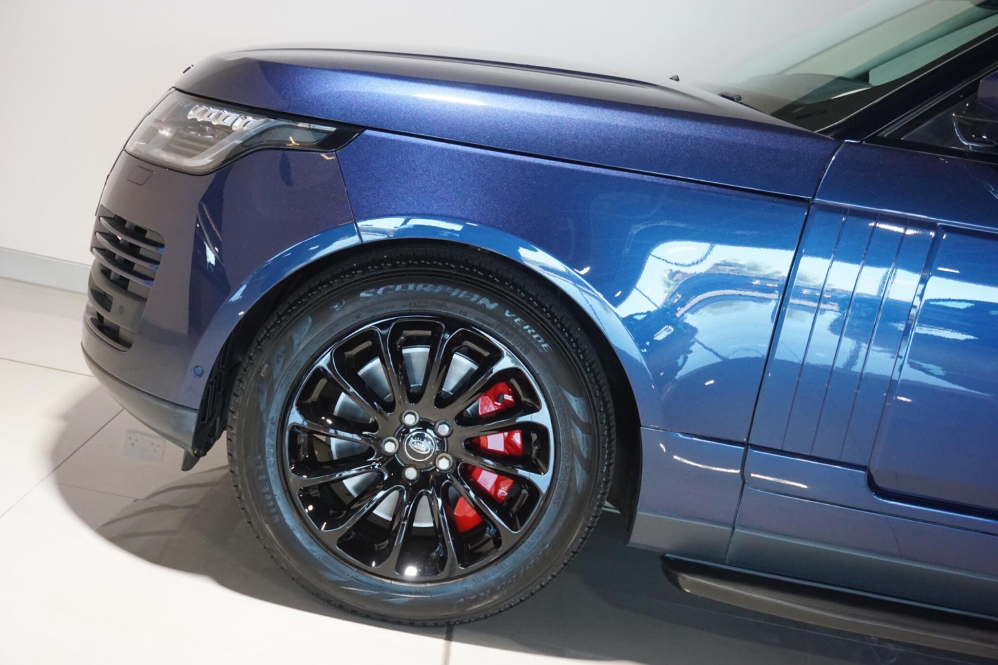 Land Rover Range Rover 2.0 P400e 12.4kWh GPF Vogue SUV 5dr Petrol Plug-in Hybrid Auto 4WD Euro 6 (s/s) (404 ps)